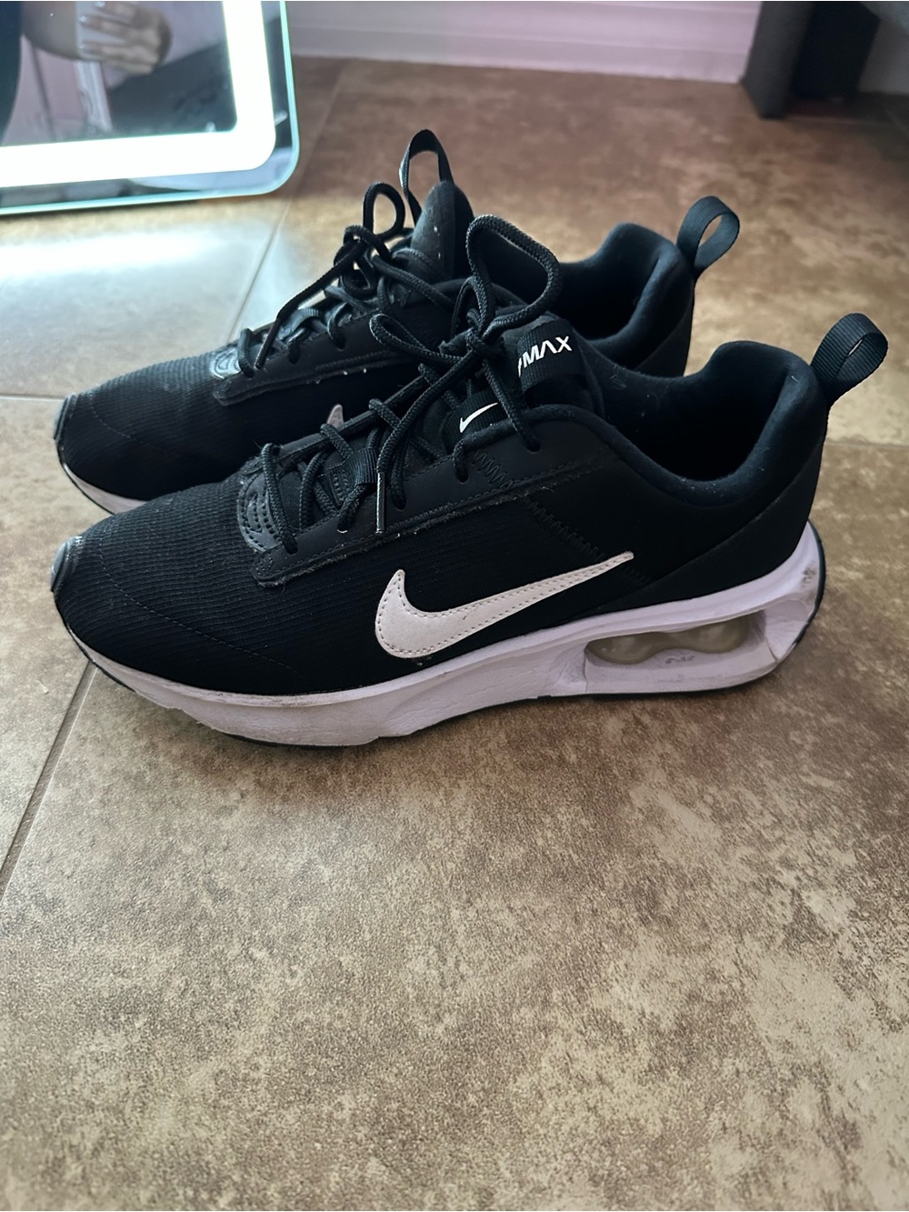 Nike Women’s Black/White Air Max Casual Sneakers